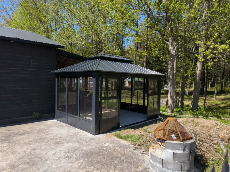 Installation d’un gazebo à Nicolet par Nestaro